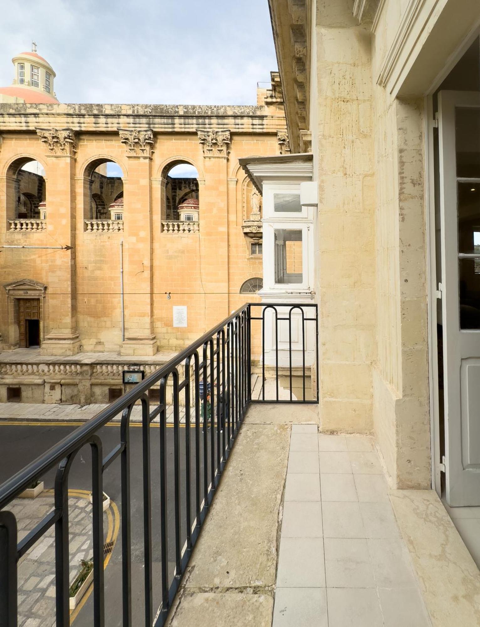 איל-פוריאנה Florette Suite Designer Finish With Stunning Lounge Terrace By Arcobnb מראה חיצוני תמונה